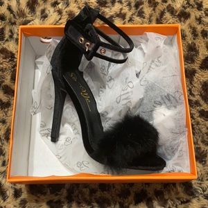 Brand new Fashion Nova “Hailey heel” size 6.5